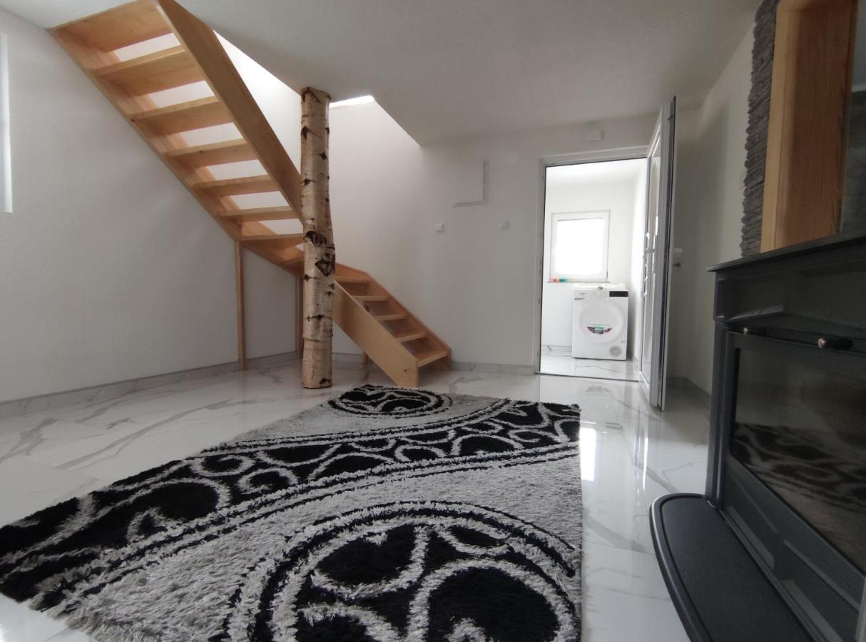 Apartman Amina-Ahmad Vinac-ไยเซ ภายนอก รูปภาพ