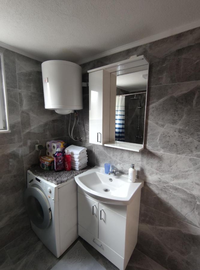 Apartman Amina-Ahmad Vinac-ไยเซ ภายนอก รูปภาพ